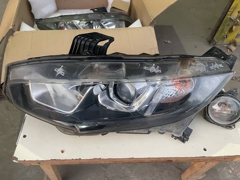 Honda civic 2016/18 original lights 3