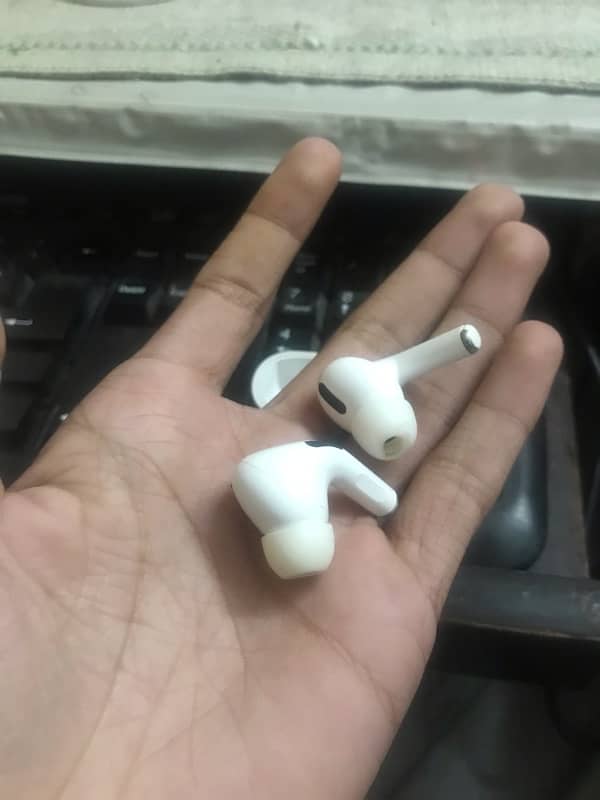 Airpods for sale latest good quality dubai 3