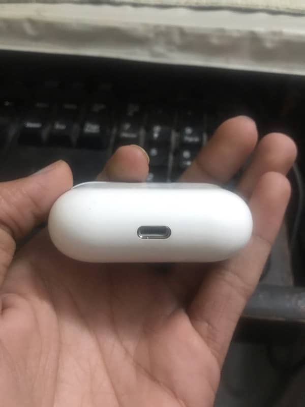 Airpods for sale latest good quality dubai 5