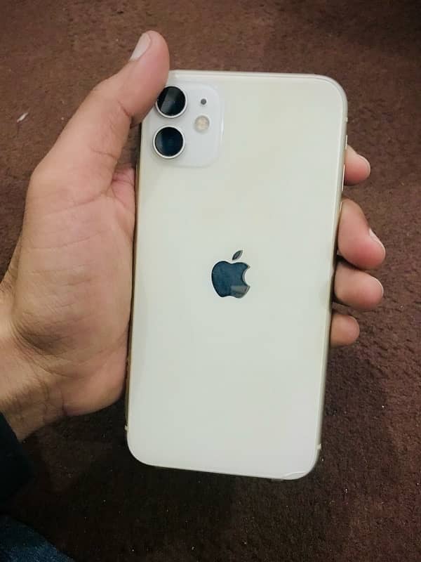 iPhone 11 3