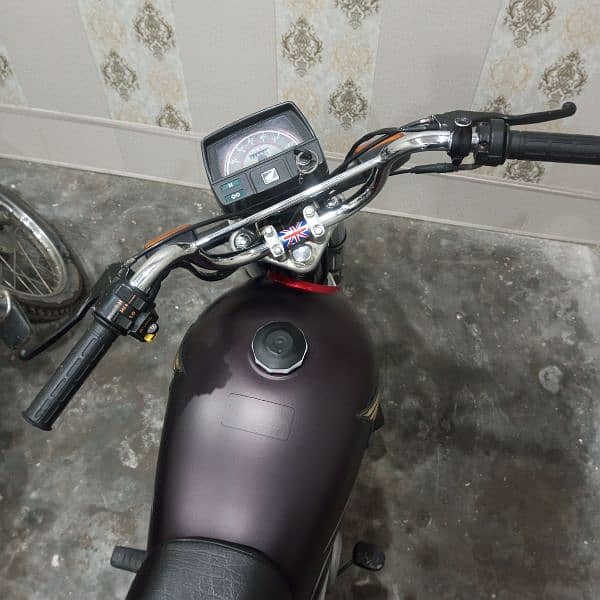 Honda CD 70 for  urgent sell 5