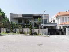 Centrally Located On Excellent Location House For Sale In Bahria Greens - Overseas Enclave Available