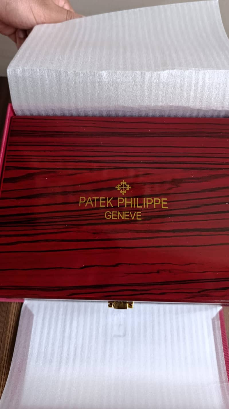 Patek Phillepe Nautilus (Automatic) 7