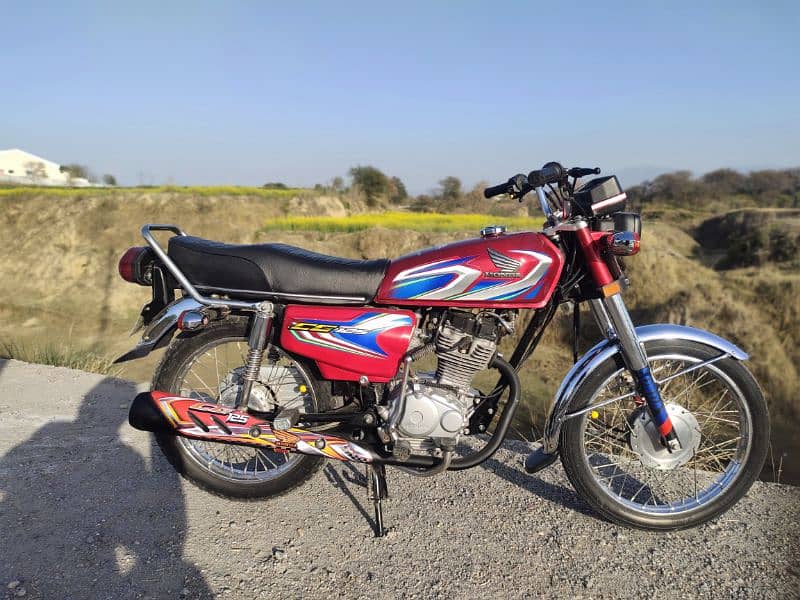 2022 Model Honda CG 125 in Mint condition. 1