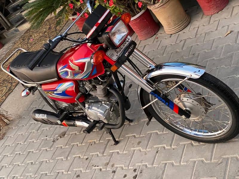 2022 Model Honda CG 125 in Mint condition. 6