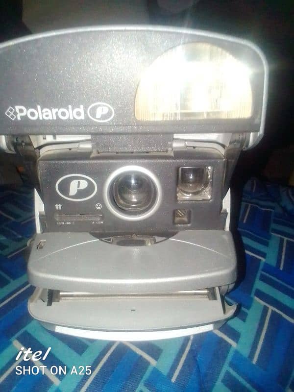 VINTAGE POLAROID UK 3