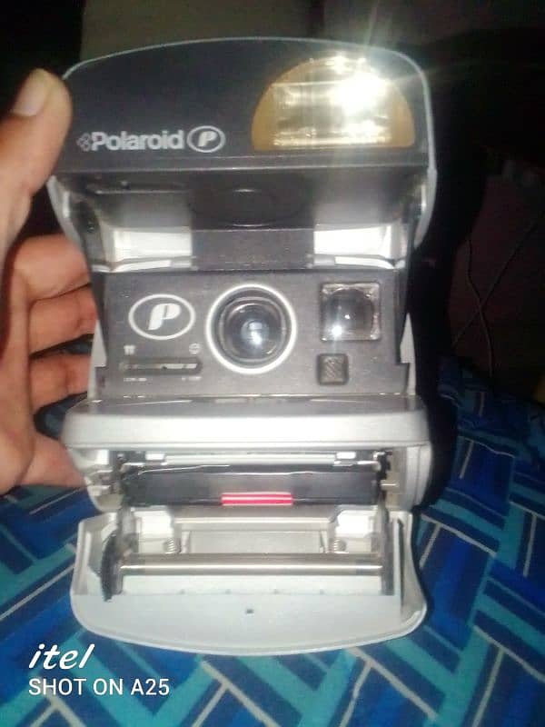 VINTAGE POLAROID UK 4