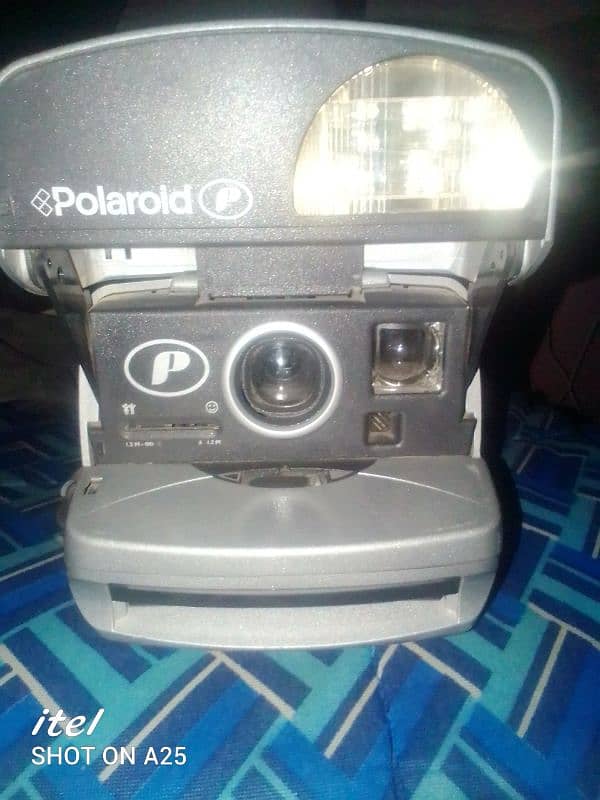 VINTAGE POLAROID UK 0