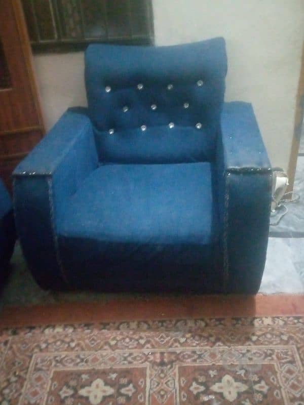 five seater sofa gud condition 1