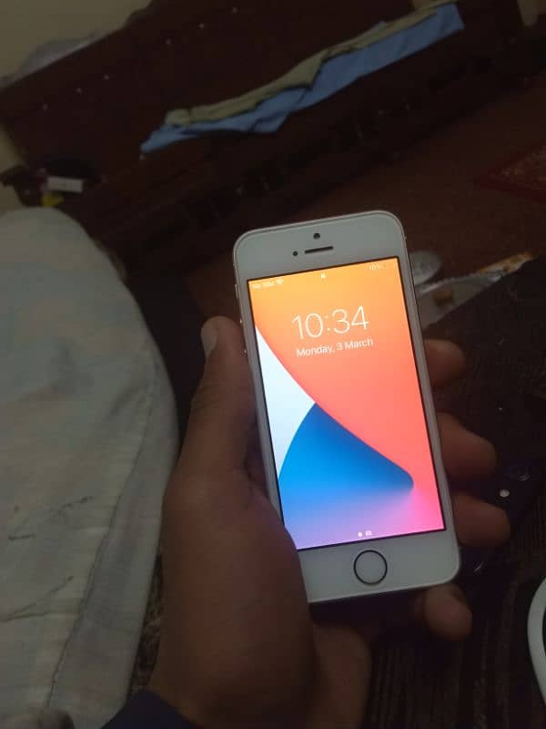 iPhone 5se 64gb 2