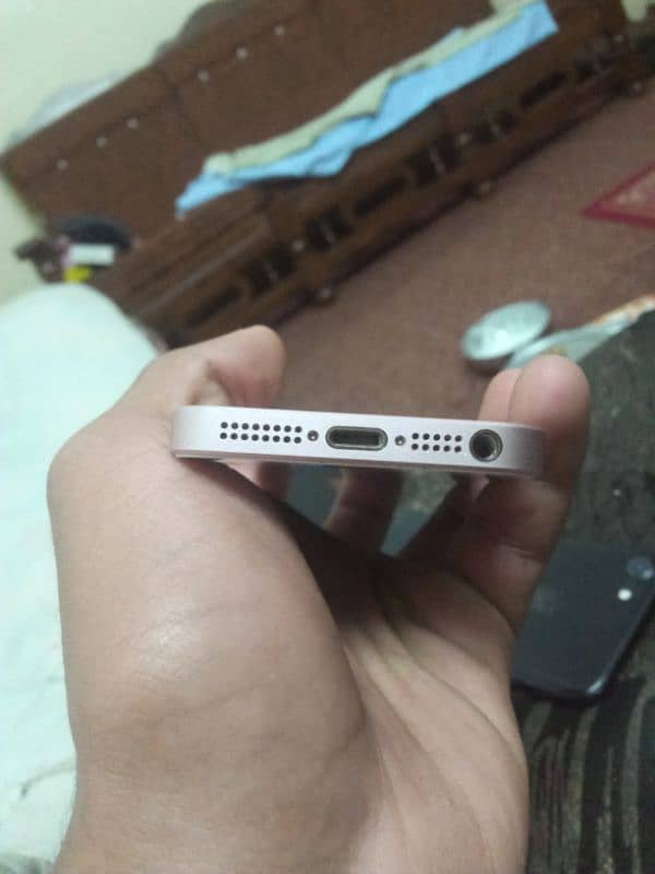 iPhone 5se 64gb 5