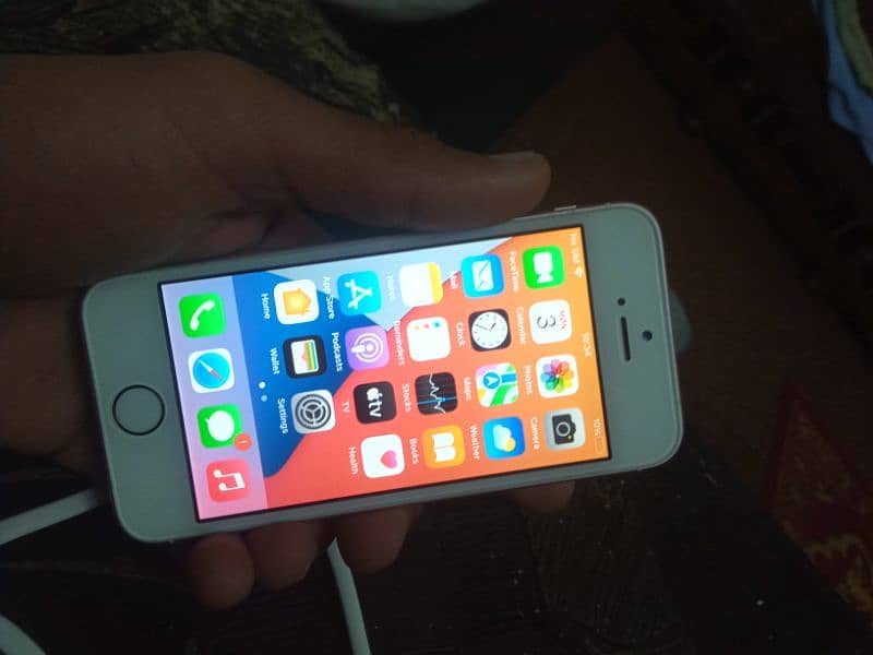 iPhone 5se 64gb 6