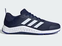 Adidas Everyset versatile training shoes