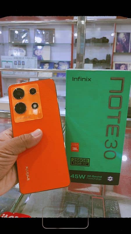 Infinix Note 30 8/256 0