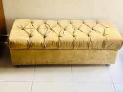 Beautiful sofa settee in excellent condition