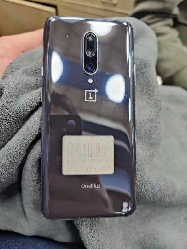 OnePlus 7pro acha set hai condition bhi achi hai camera bhi bht acha h 4