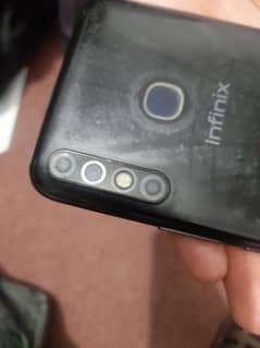 Infinix Hot 8 (3/32)