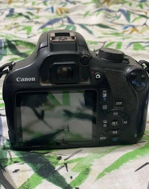 Canon DSLR 1200D 4