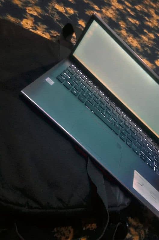 ASUS laptop 7