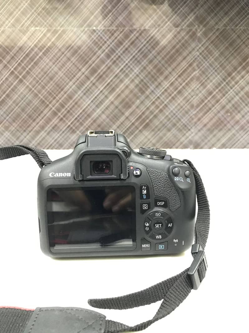 canon 2000d almost brand new condition 6