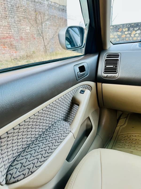 Honda Civic EXi 2005 12