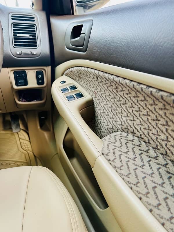 Honda Civic EXi 2005 13