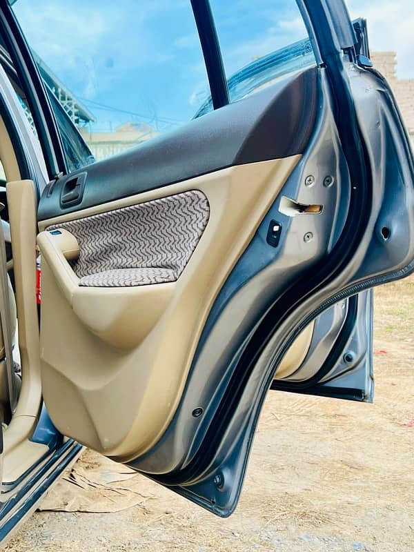 Honda Civic EXi 2005 17