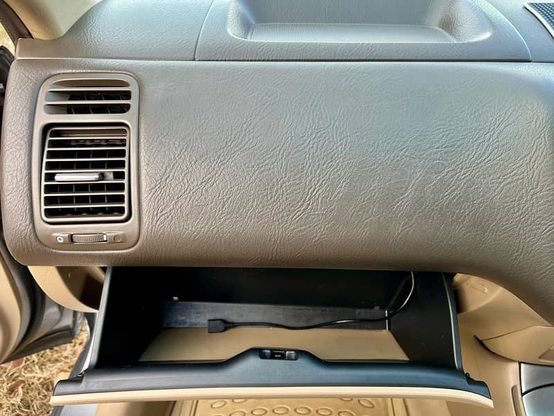 Honda Civic EXi 2005 18