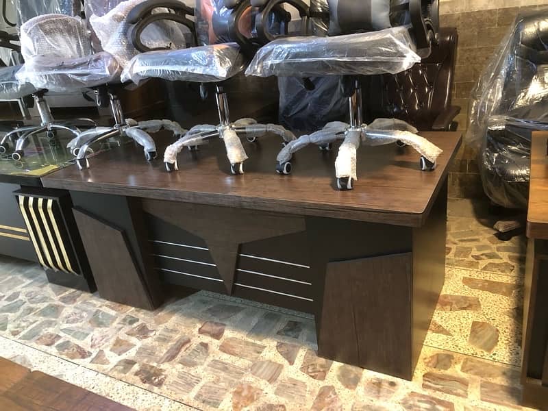 Boss table L shape 1