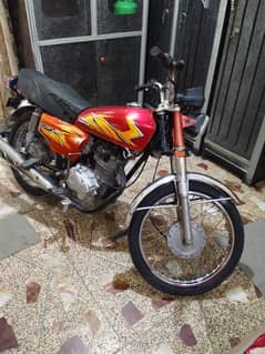 Honda 125 larkana Yuro 2013 plz add detail parhe SB likha h