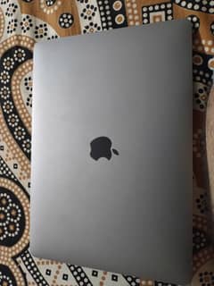 MacBook pro 2017 13 inch