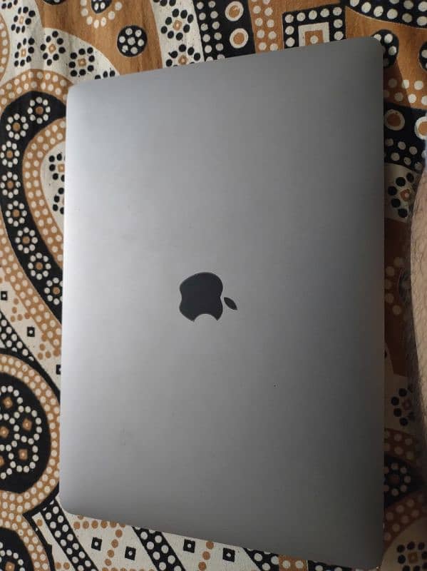 MacBook pro 2017 13 inch 0