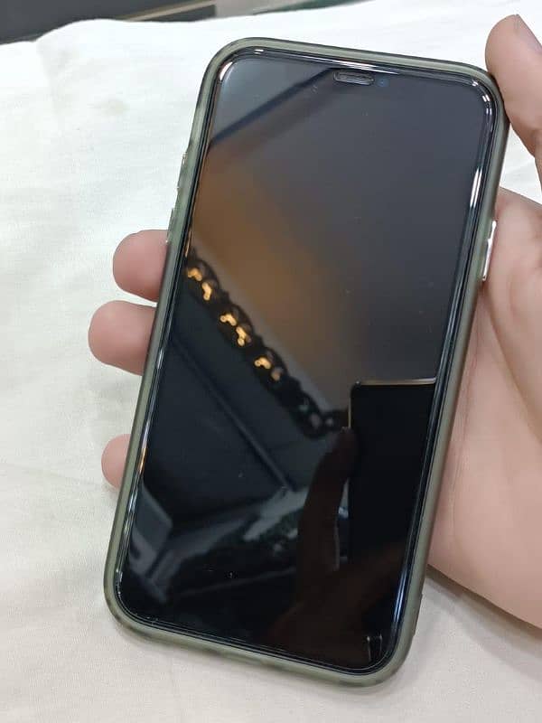 iPhone 11 64 non pta no exchange only cash 3