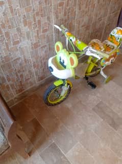 **"Kids Bicycle – Like New, Safe & Comfy – Perfect for Young Riders!