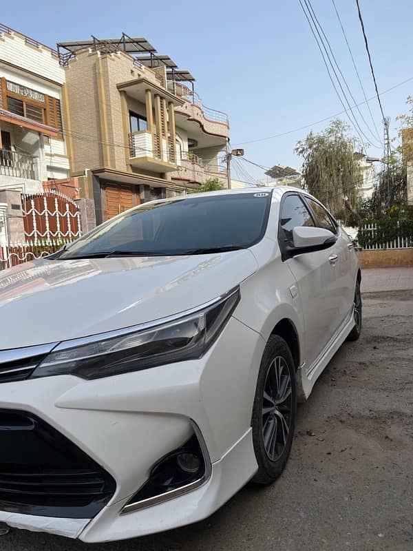 Toyota Corolla Altis Grande 1.8 2018 4