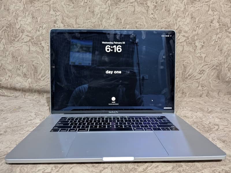 MacBook (2018 Model) 0