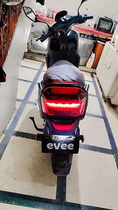 evee Scooty 2025 model 950 kilometer drive 03225000543