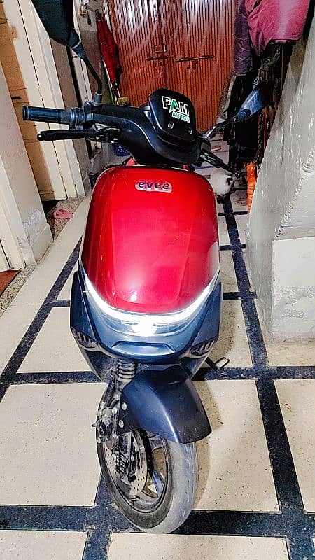 evee Scooty 2025 model 950 kilometer drive 03225000543 1