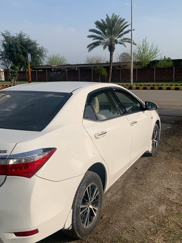 Toyota Corolla Altis 2015 4