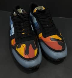 valentino garavani rockrunner blue/orange camouflage sneakers