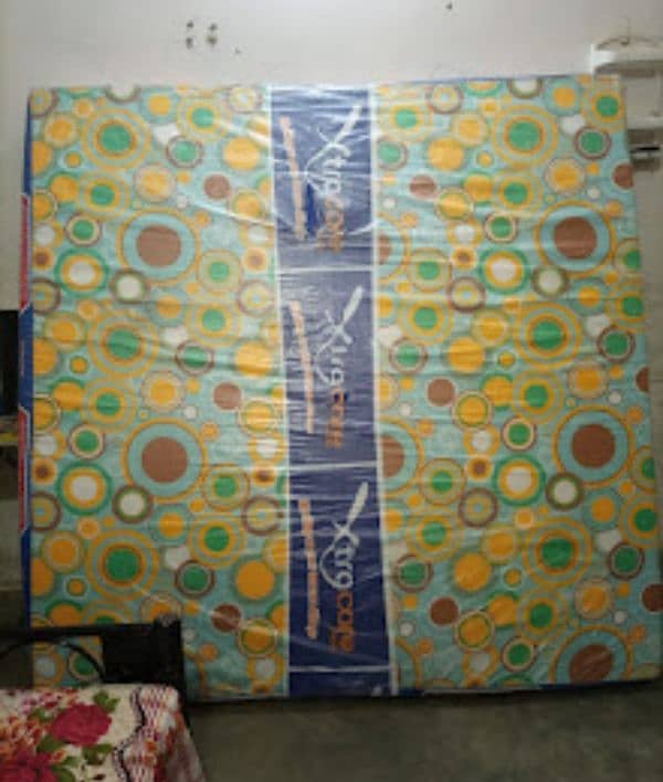 mattress king size gd condition in lalukhet 03112332537 2