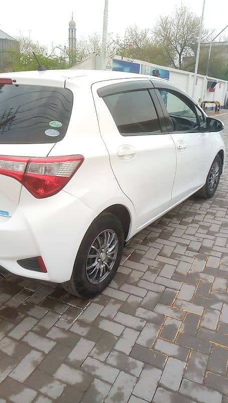 Toyota Vitz 2017 8