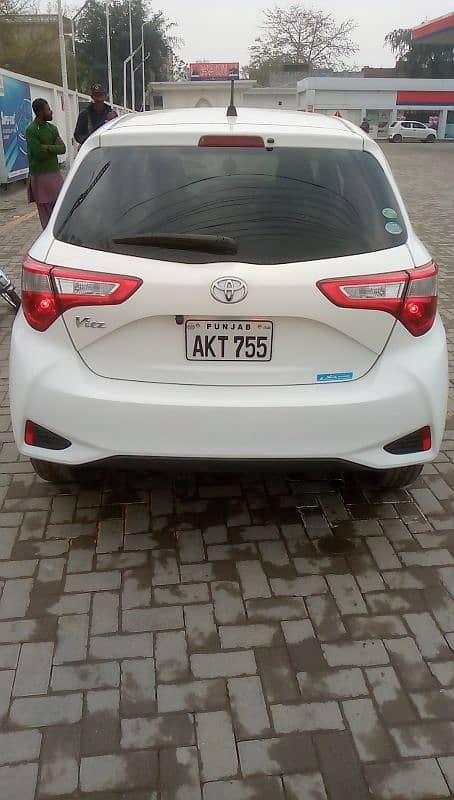 Toyota Vitz 2017 9