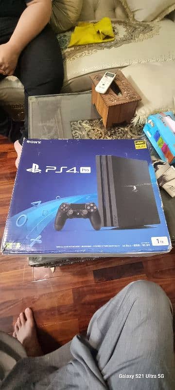 PS 4 Pro 4K HDR 1 TB 2