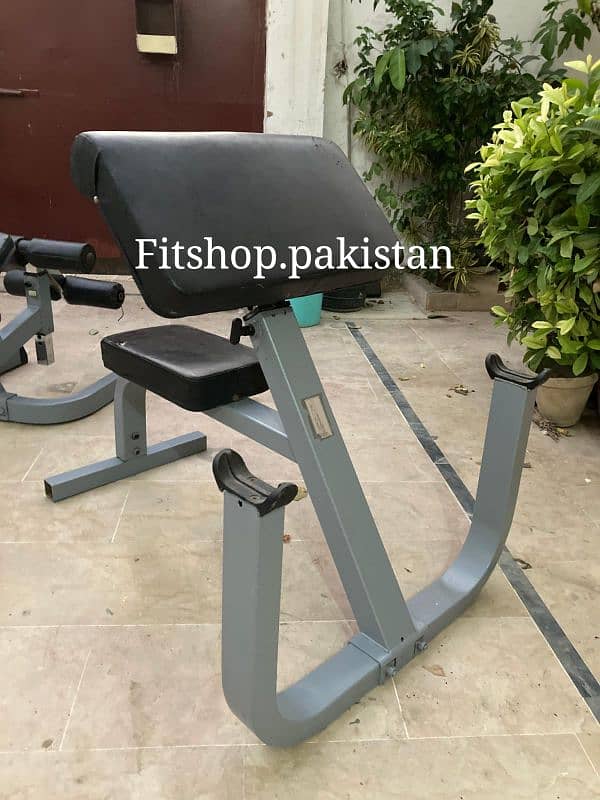 Imported bodysolid gym equipment and machines 4