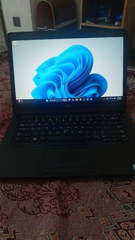 Dell Brand new laptop with new battery and win 11 pro original 3