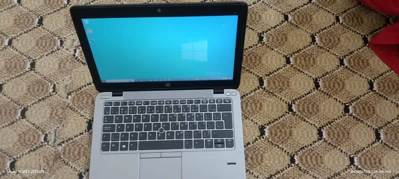 HP Elitebook 820 8gb RAM 256GB SSD look like new 2