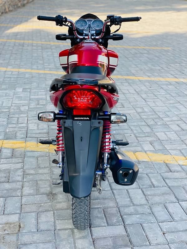 selling Honda CB150F 1