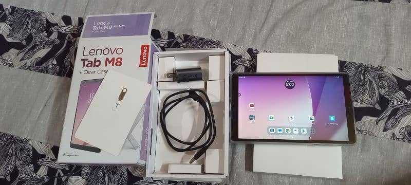 Lenovo Tab M8 +Clear Case 4