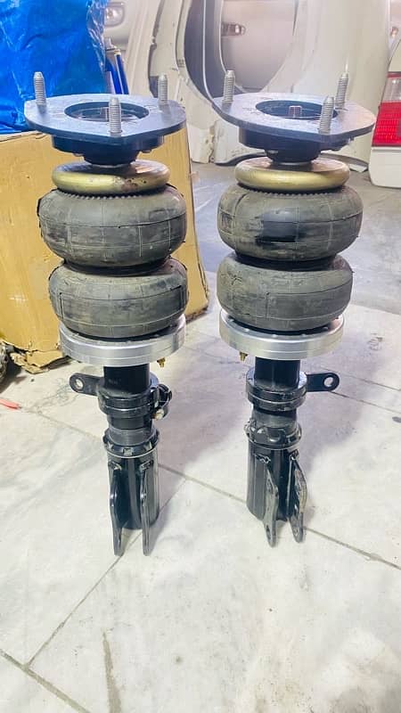 Air lift shock absorbers for carrolla and honda 19